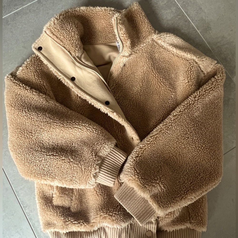 ALO YOGA Sherpa Brown Tan Camel Jacket